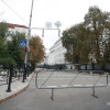 Митингующие пытаются штурмовать Администрацию президента