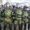 Внутренние войска начали сдаваться в плен