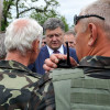С 26 мая оклады всех участников АТО вырастут до 1000 грн в сутки — Порошенко