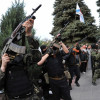 Террористы на Луганщине напали на воинские части и вынесли оружие из частей