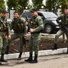 На Луганщине местные жители начали «охоту» на богатеньких чеченских наемников