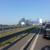 В Киеве горит промзона на Выдубичах. ОБНОВЛЕНО (ФОТО)
