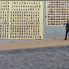 На Андреевском спуске появились сотни фотографий бойцов погибших в зоне АТО (ФОТО)