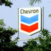 В США горит крупный нефтезавод Chevron (ФОТО)
