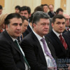 Порошенко поручил Саакашвили разрабатывать реформы в Украине