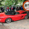 Масштабное ДТП в Киеве: Dodge Viper врезался в припаркованные Skoda, KIA и дерево (ФОТО)