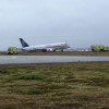 Самолет Sukhoi Superjet 100 приземлился без шасси в аэропорту Исландии