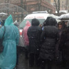 Только что бабушки — «киевлянки» пытались разобрать баррикады на майдане (ФОТО)