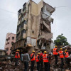 В Индии обрушилось здание, по меньшей мере 7 человек погибли (ВИДЕО)
