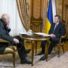 Янукович дал интервью журналисту Виталию Коротичу