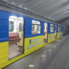 В Харькове вагоны метро раскрасили в патриотические цвета (ФОТО)