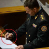 Новый глава Минобороны Гелетей «подписал» присягу колпачком от ручки (ФОТО)