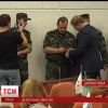 Как депутатов из Днепропетровска ловили, чтобы отдать повестки (ВИДЕО)