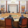 Трехсторонняя контактная группа пока не договорилась о встрече в Минске — МИД