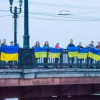 Дончане встретили главаря «ДНР» украинской символикой (ВИДЕО)
