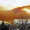 В Каталонии произошел взрыв на химзаводе, небо одного из городов затянуло оранжевым облаком (ФОТО)