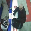 В Киеве разыскивают грабителя, который оставляет конфеты на месте преступления