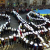 Сотни львовян создали живой трезубец и спели гимн Украины