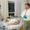 Порошенко проведал в госпитале Берлина раненых украинских воинов